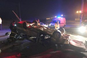Otomobil devrildi! &Ouml;l&uuml; ve yaralılar var