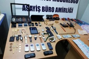 Cumhuriyet Savcısının da evini soyan hırsızlar yakalandı