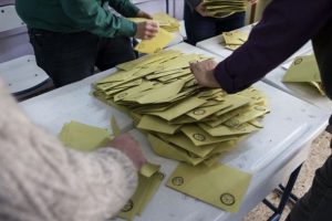 Kağıthane'de ge&ccedil;ersiz oylar yeniden sayılacak