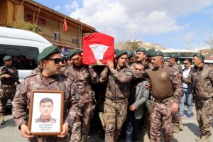 Trafik kazasında &ouml;len polis, Nevşehir'de toprağa verildi