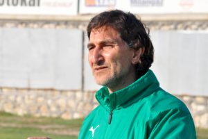 Karacabey Belediyespor, Diyarbakır'a kazanmak i&ccedil;in gidiyor