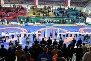 T&uuml;rkiye Gen&ccedil;ler Grekoromen G&uuml;reş Şampiyonası Sakarya'da başladı