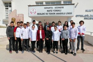 Lise &ouml;ğrencileri stajlarını Portekiz ve Yunanistan'da yapacak