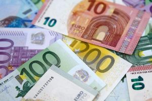 "Yunanistan'a 970 milyon avroluk nakit hibe verilecek"
