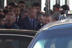 Cumhurbaşkanı Erdoğan, Ey&uuml;psultan Belediyesini ziyaret etti