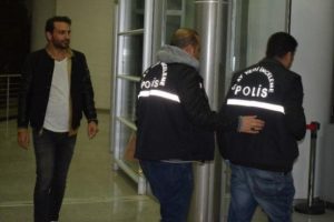 Se&ccedil;im kavgasına 5 tutuklama