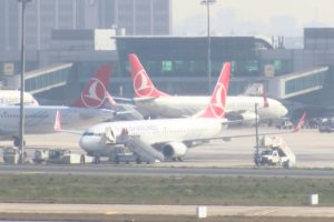 Atat&uuml;rk Havalimanı'na veda eden u&ccedil;aklar