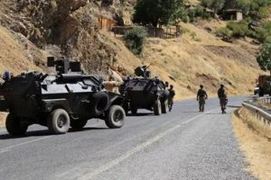 Hakkari'de toplantı ve g&ouml;steri y&uuml;r&uuml;y&uuml;şleri 15 g&uuml;n yasaklandı