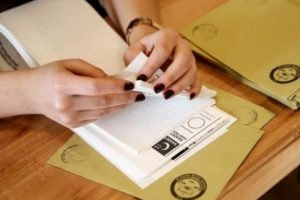 Uşak'ta ge&ccedil;ersiz oyların sayımı tamamlandı