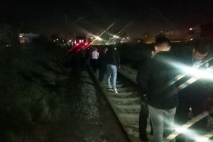 Hemzemin ge&ccedil;itte trenin &ccedil;arptığı kişi &ouml;ld&uuml;