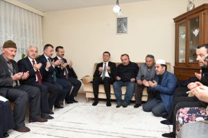 Bakan Sel&ccedil;uk'tan taziye ziyareti