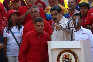 Maduro "diyaloğa", Guaido "sokağa" &ccedil;ağırdı