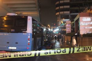 &Ouml;zel halk otob&uuml;s&uuml;ndeki kazada 24 kişi yaralandı