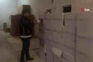 B&uuml;y&uuml;k&ccedil;ekmece'de 'makaron' operasyonu kamerada