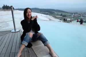 Pamukkale'de g&uuml;n batımı turistleri mest etti