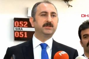 Adalet Bakanı G&uuml;l'den &ouml;nemli a&ccedil;ıklamalar