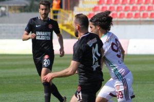 &Uuml;mraniyespor ile Hatayspor yenişemedi!