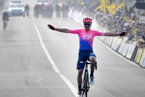 103. Flanders Turu'nda kazanan Alberto Bettiol