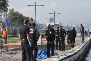 &Ccedil;ocuk parkı &ouml;n&uuml;nde kıyıya ceset vurdu