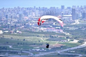 U&ccedil;uş tutkunlarının yeni g&ouml;zdesi Gelincik Tepesi oldu