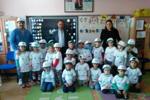 Oyun oynayarak İngilizce &ouml;ğreniyorlar