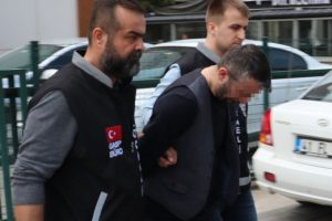 Birlikte olduğu kadınlara şantaj yapan zanlı yakalandı
