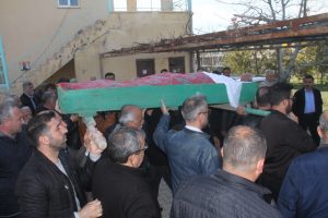 &Ouml;ld&uuml;r&uuml;len Eda &ouml;ğretmen son yolculuğuna uğurlandı