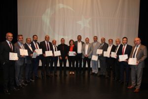 CHP'nin Bursa Yıldırım meclis &uuml;yeleri mazbatalarını aldı