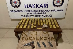 G&uuml;mr&uuml;k ka&ccedil;ağı altın, pırlanta ve &ccedil;ok sayıda malzeme ele ge&ccedil;irildi