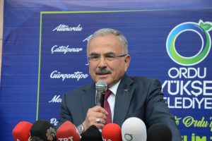 Ordu B&uuml;y&uuml;kşehir Belediye Başkanı Hilmi G&uuml;ler, mazbatasını aldı