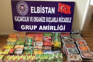 Polisten nargile t&uuml;t&uuml;n&uuml; ve cinsel uyarıcı hap operasyonu