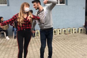 Bursa'da bir yıldır ilik nakli bekleyen gen&ccedil; kıza, kardeşi hayat olacak