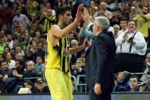 Fenerbah&ccedil;e Beko, Ahmet D&uuml;verioğlu'nun s&ouml;zleşmesini uzattı