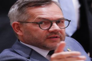"İngiltere AB'den anlaşmasız ayrılmaktan ka&ccedil;ınsın"