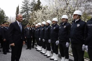 Bakan Soylu, Polis Şehitliği'ni ziyaret etti