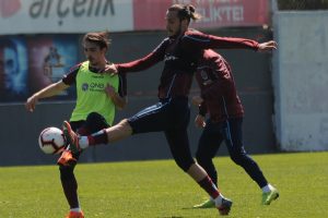 Trabzonspor, Bursaspor ma&ccedil;ı hazırlıklarını s&uuml;rd&uuml;rd&uuml;