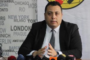 "Biz Fuat &Ccedil;apa'nın arkasındayız"