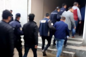Bir &ccedil;ok ilde FET&Ouml; operasyonu: &Ccedil;ok sayıda g&ouml;zaltı