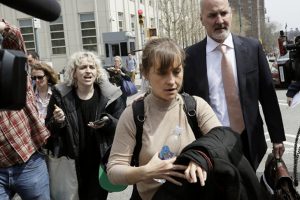 Allison Mack'ten itiraf: Bazı kadınların 'seks tarikatına' katılmalarını sağladım