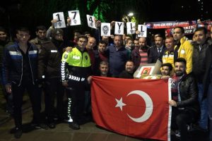 'Silahlı kavga' ihbarına giden polislere pasta s&uuml;rprizi