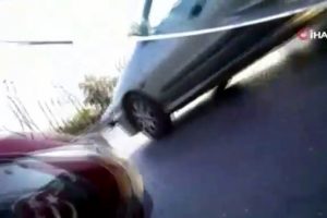 Aracın altında kalmaktan kıl payı kurtuldu