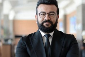 Oğlunu istismar iddiasıyla tutuklanan dernek başkanına beraat