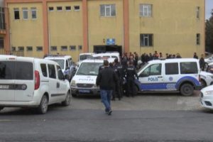 B&uuml;y&uuml;k&ccedil;ekmece'de 'sahte se&ccedil;men' incelemesi devam ediyor