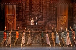 'Hamlet' balesi kapalı gişe ile sanatseverlerle veda etti