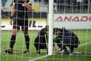 &Ccedil;aykur Rizespor-Beşiktaş ma&ccedil;ında yırtılan kale ağına şutun şiddeti neden olmuş