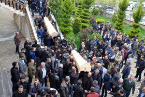 D&uuml;zce'de trafik kazasında &ouml;len 6 kişi toprağa verildi