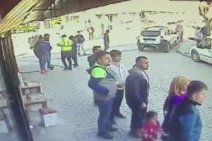 3 kişinin &ouml;ld&uuml;ğ&uuml; &ccedil;atışma anı ortaya &ccedil;ıktı