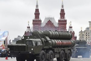 "T&uuml;rkiye'ye S-400 sevkiyatının &ouml;ne &ccedil;ekilmesi, ABD'ye y&ouml;nelik bir mesaj olur"
