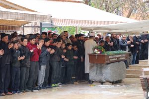 İntihar eden ortaokul &ouml;ğrencisi Enes, g&ouml;zyaşlarıyla uğurlandı