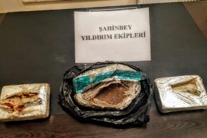 Boyacıya uyuşturucu baskını: 10 g&ouml;zaltı